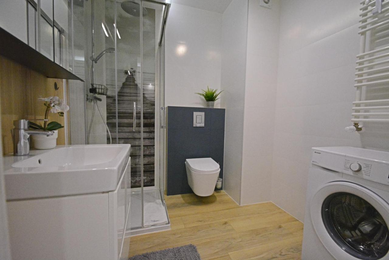 Apartamenty Bryza-Matejki 1B-Parking Swinoujscie Ngoại thất bức ảnh