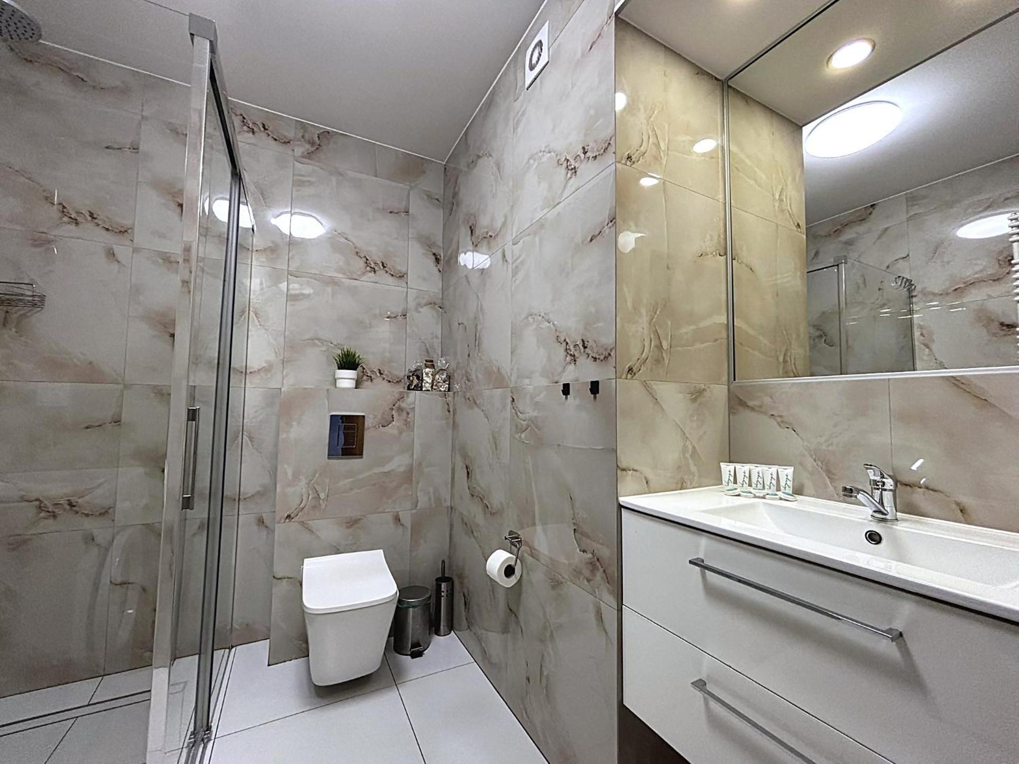 Apartamenty Bryza-Matejki 1B-Parking Swinoujscie Ngoại thất bức ảnh